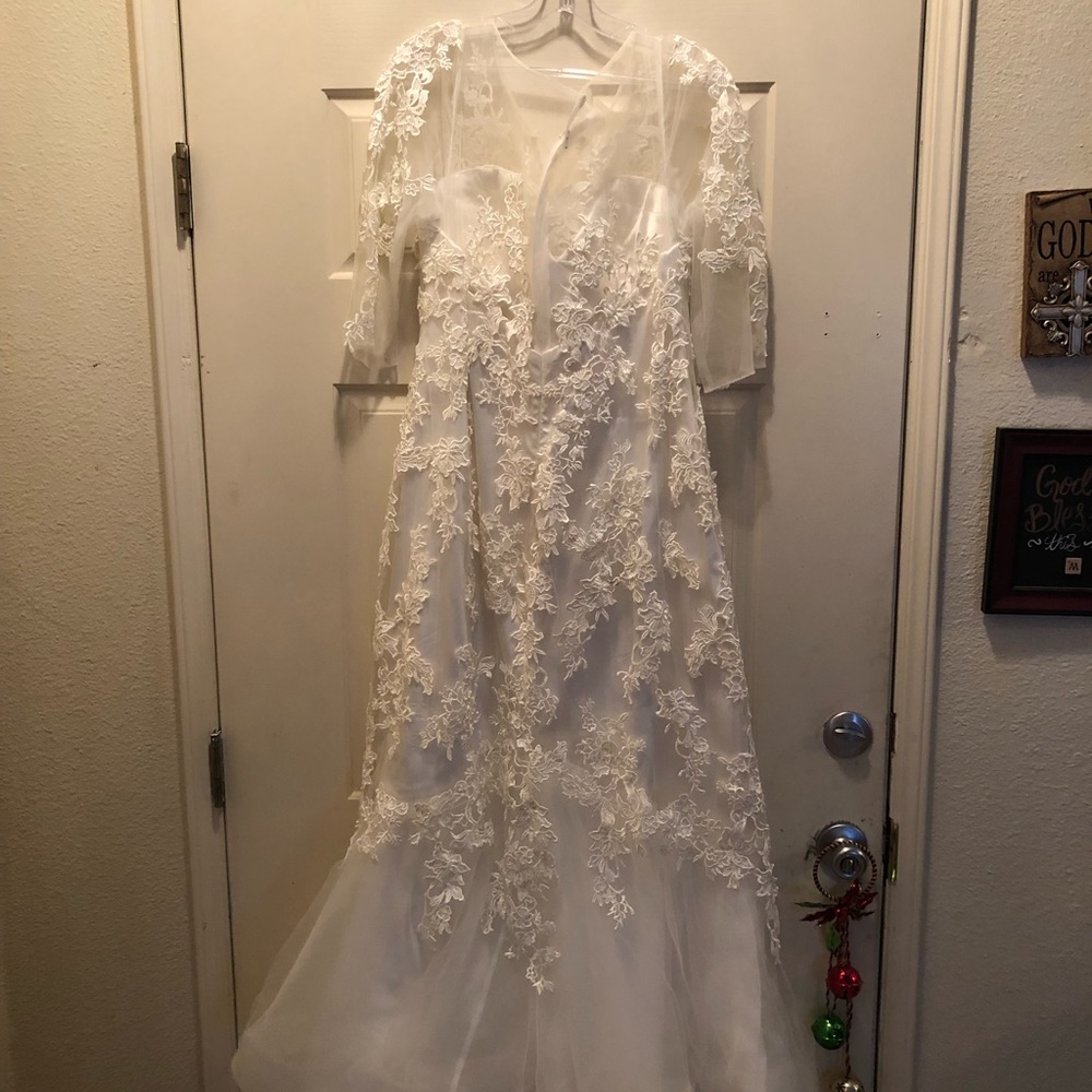 Royal Queen Ivory wedding dress